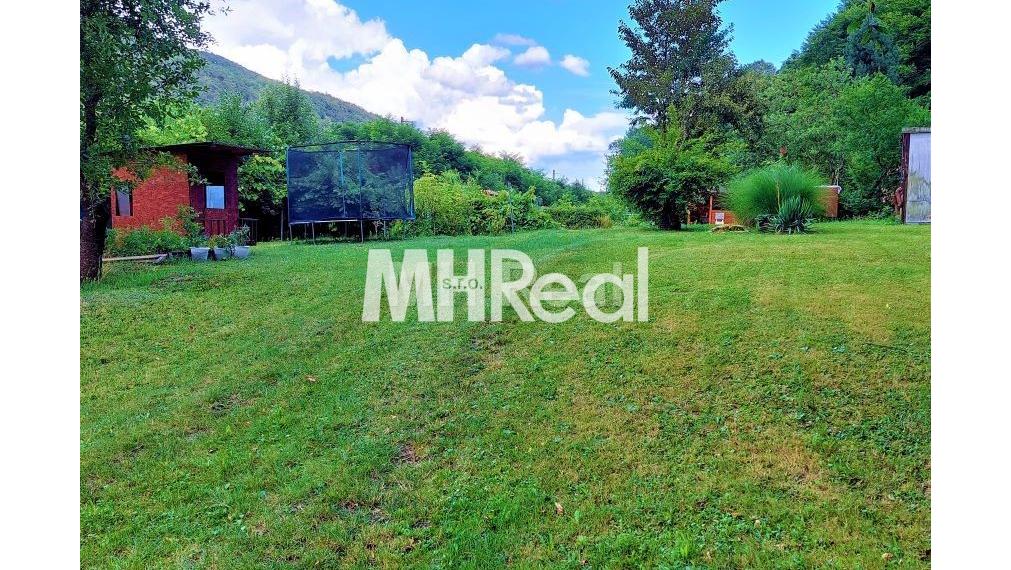 KYSAK rovinatý pozemok s chatkou v v blízkosti obce