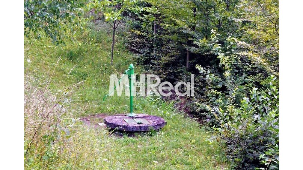 KYSAK rovinatý pozemok s chatkou v v blízkosti obce