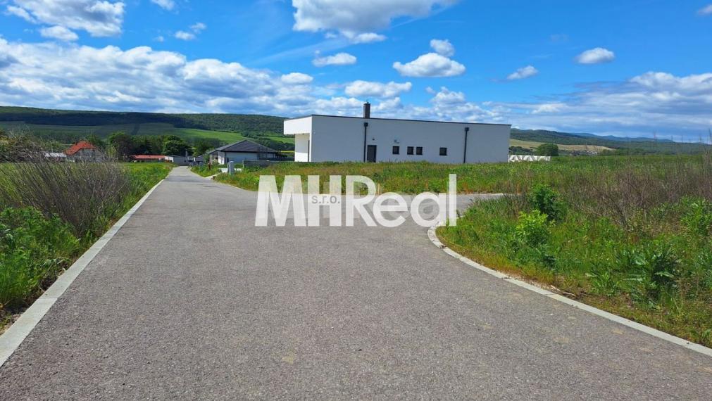 ROZHANOVCE - lukratívny Stavebný poz. komplet siete 758 m2