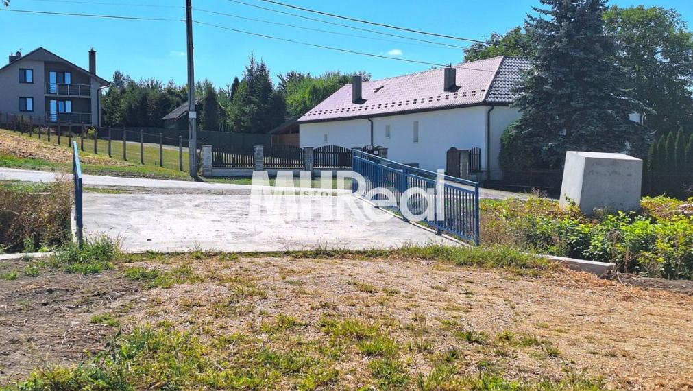 CHRASTNÉ - pozemok so stavebným povolením Tichá lokalita