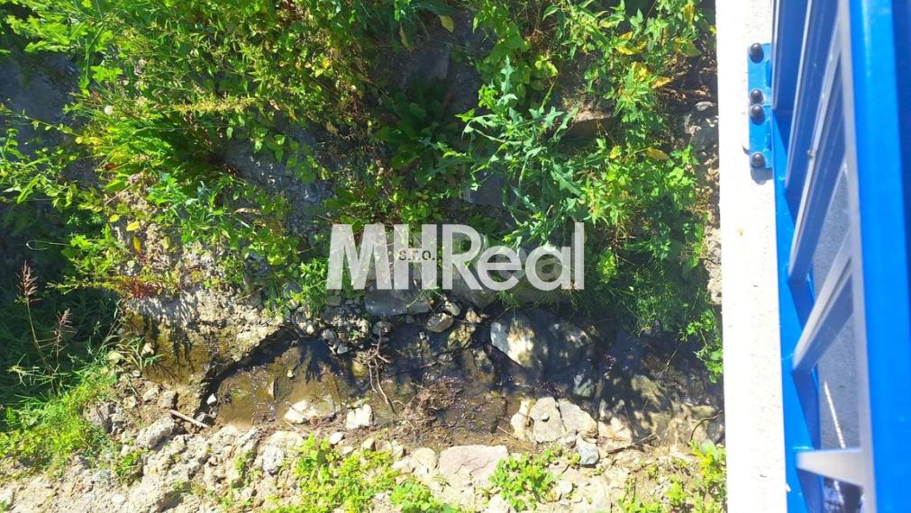 CHRASTNÉ - pozemok so stavebným povolením Tichá lokalita