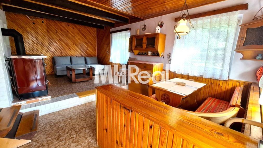 POPROČ - murovaná chata obkolesená prírodou