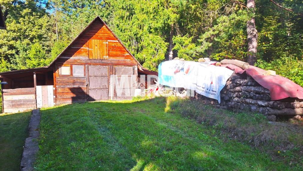 POPROČ - murovaná chata obkolesená prírodou