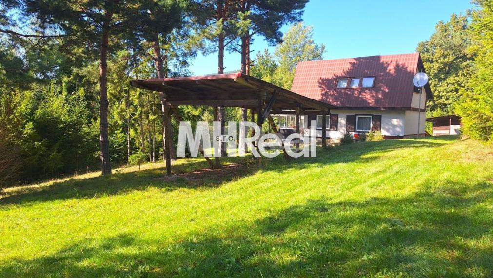 POPROČ - murovaná chata obkolesená prírodou