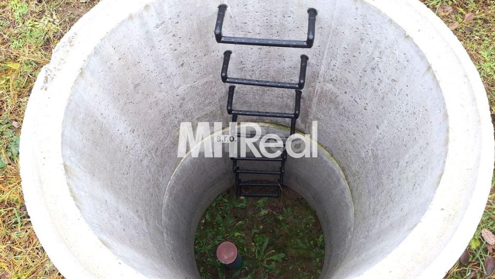 CHRASTNÉ - 3 rovinaté pozemky Pekná lokalita