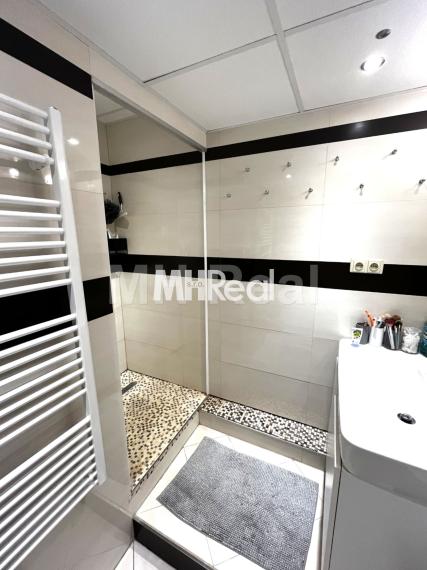 Predaný - ROSNÁ - Juh Kompletne zrek. 4 izbový byt v blízkosti Centra mesta