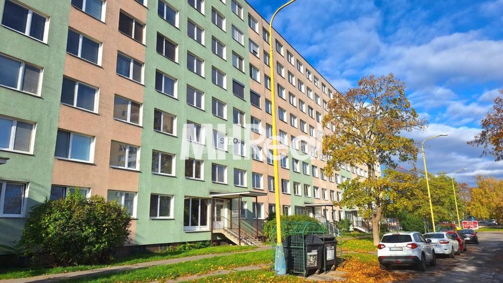 Predaný - ROSNÁ - Juh Kompletne zrek. 4 izbový byt v blízkosti Centra mesta