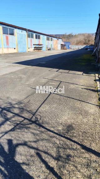 Košice - Juh Teslova ul. Skladové priestory s parkovaním v uzatvorenom objekte