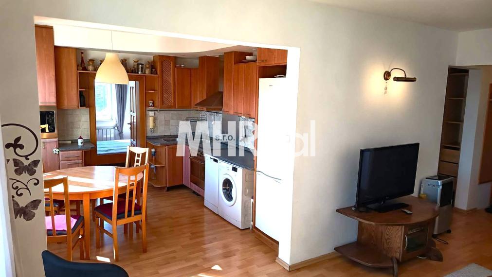 NÁMESTIE L. NOVOMESKÉHO - Staré Mesto 3 iz. byt Kompletná rekonštrukcia