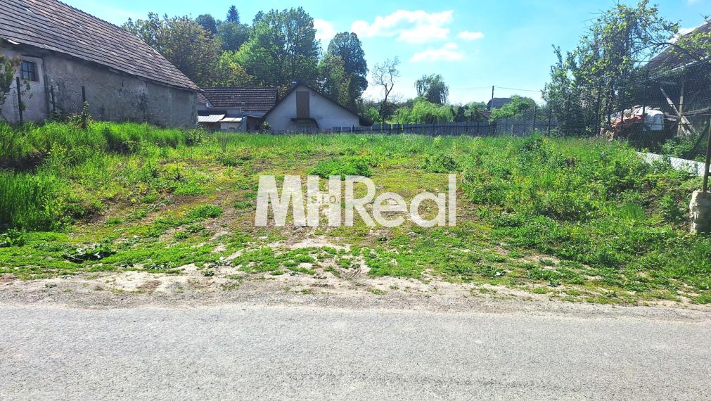 BAČKOVÍK - pozemok so stavebným povolením Pekná lokalita