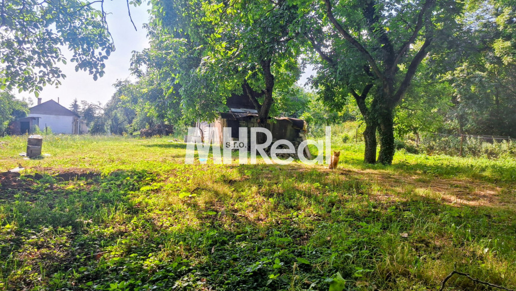 VYŠNÝ LÁNEC - starší RD, rovinatý pozemok Tichá lokalita