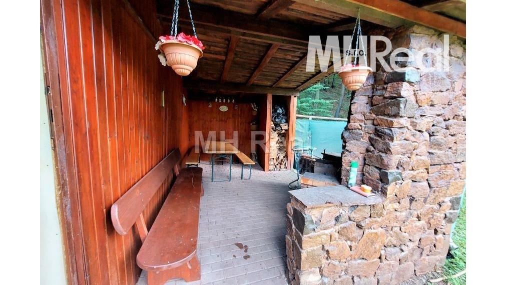 KYSAK rovinatý pozemok s chatkou v v blízkosti obce