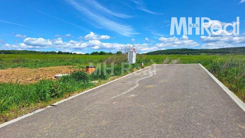 ROZHANOVCE - lukratívny Stavebný poz. komplet siete 758 m2