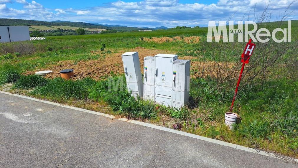 ROZHANOVCE - lukratívny Stavebný poz. komplet siete 758 m2