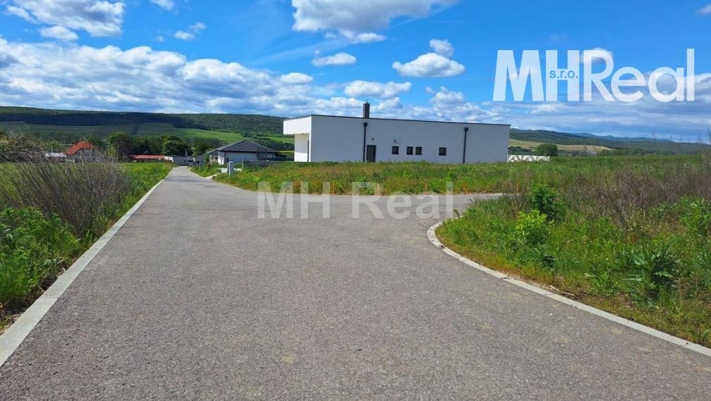 ROZHANOVCE - lukratívny Stavebný poz. komplet siete 758 m2