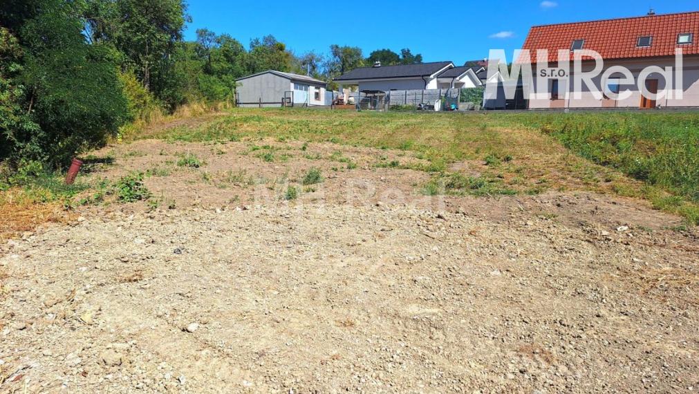 CHRASTNÉ - pozemok so stavebným povolením Tichá lokalita