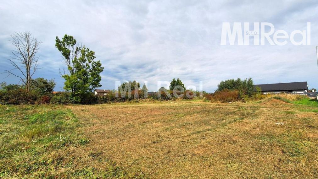 VAJKOVCE - pekný stavebný pozemok o výmere 898 m2