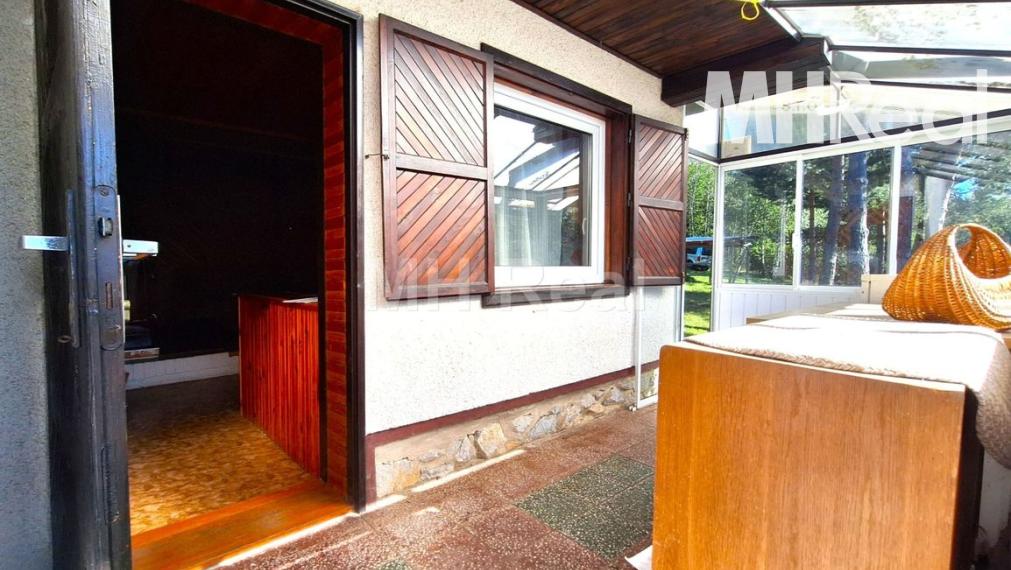 POPROČ - murovaná chata obkolesená prírodou