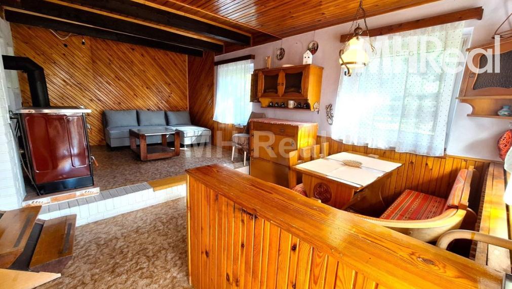 POPROČ - murovaná chata obkolesená prírodou