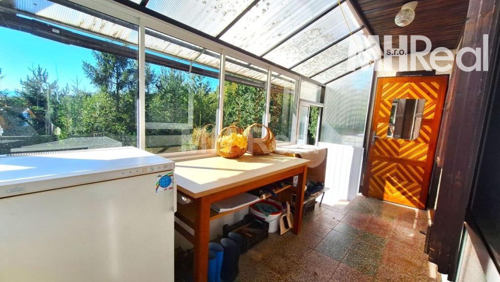 POPROČ - murovaná chata obkolesená prírodou