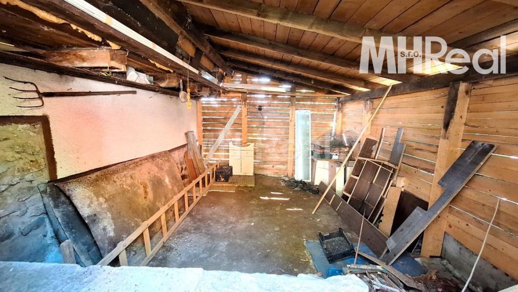 POPROČ - murovaná chata obkolesená prírodou