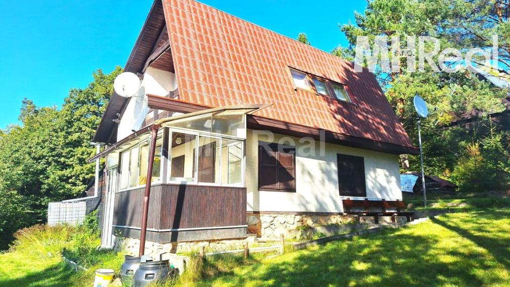 POPROČ - murovaná chata obkolesená prírodou