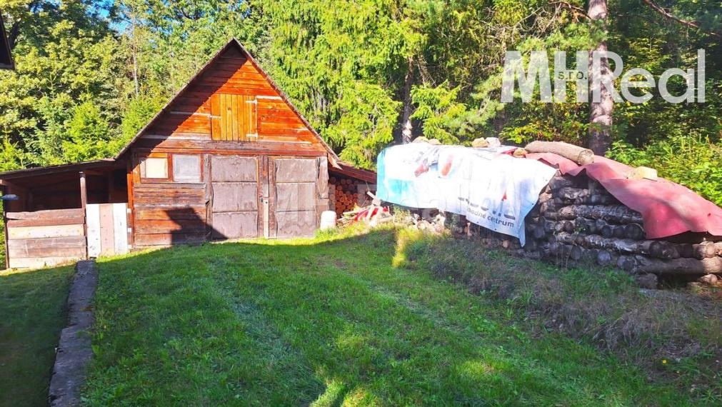 POPROČ - murovaná chata obkolesená prírodou