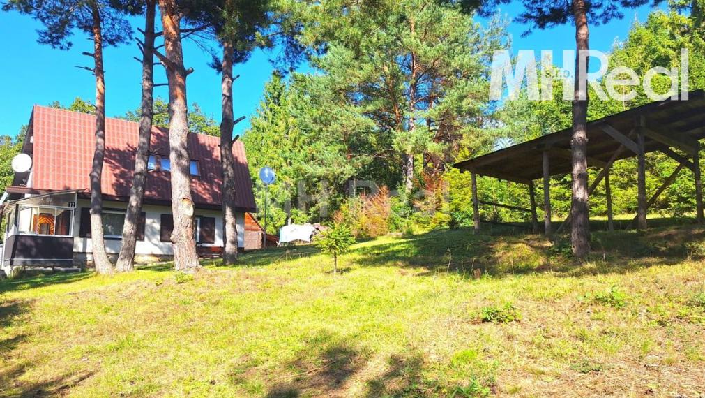 POPROČ - murovaná chata obkolesená prírodou