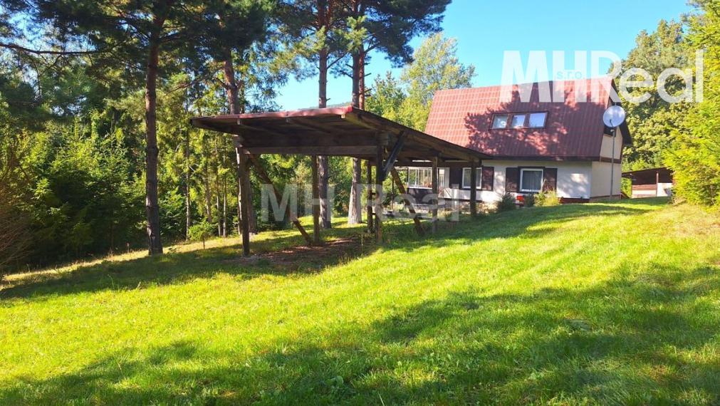 POPROČ - murovaná chata obkolesená prírodou