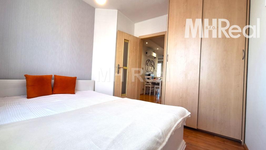 Rezervovaný - ROSNÁ - Juh Kompletne zrek. 4 izbový byt v blízkosti Centra mesta