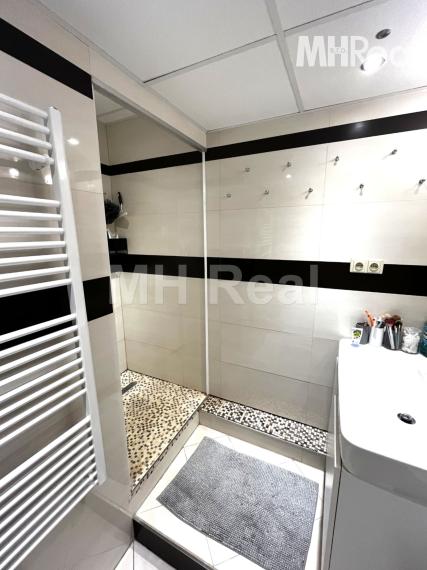 Rezervovaný - ROSNÁ - Juh Kompletne zrek. 4 izbový byt v blízkosti Centra mesta