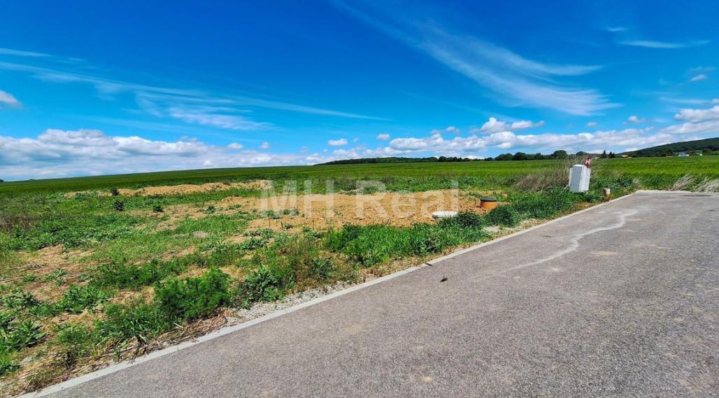 ROZHANOVCE - lukratívny Stavebný poz. komplet siete 758 m2