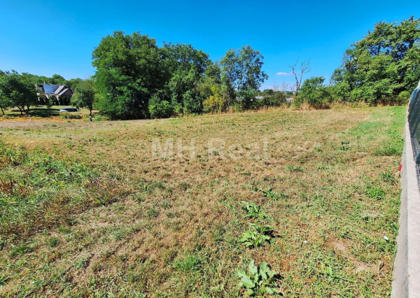 CHRASTNÉ - pozemok so stavebným povolením Tichá lokalita