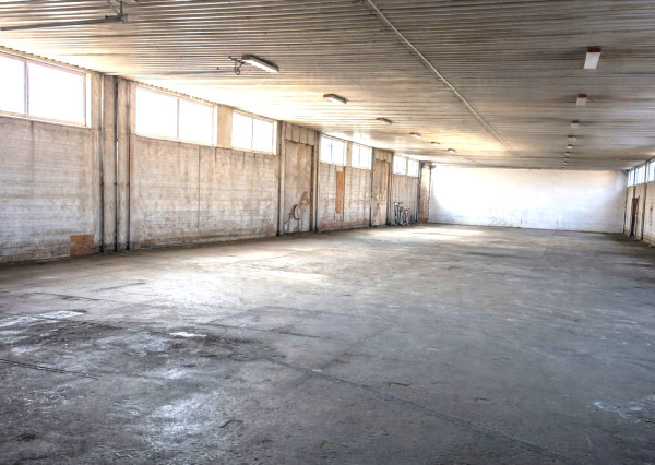 Košice - Juh Teslova ul. Skladové priestory s parkovaním v uzatvorenom objekte