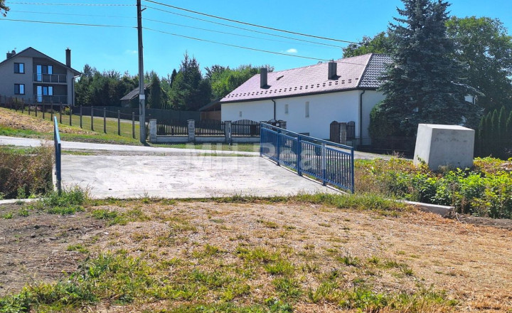 CHRASTNÉ - stavebný pozemok pekná, tichá lokalita - fotografia 6