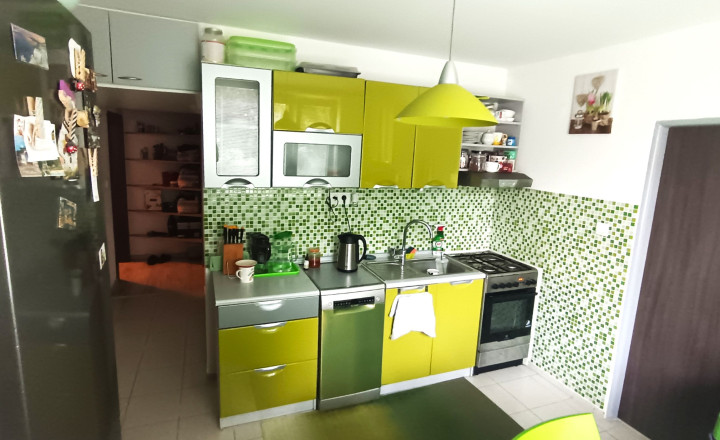 Predaný - NÁMESTIE L. NOVOMESKÉHO - 3 iz. byt 73,65 m2 kompletná rekonštrukcia - fotografia 1