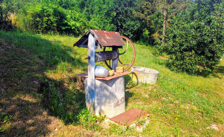 VYŠNÝ LÁNEC - starší RD, rovinatý pozemok Tichá lokalita - fotografia 8