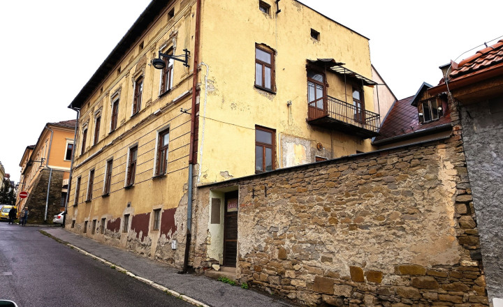 LEVOČA - historický dom v centre mesta - fotografia 11