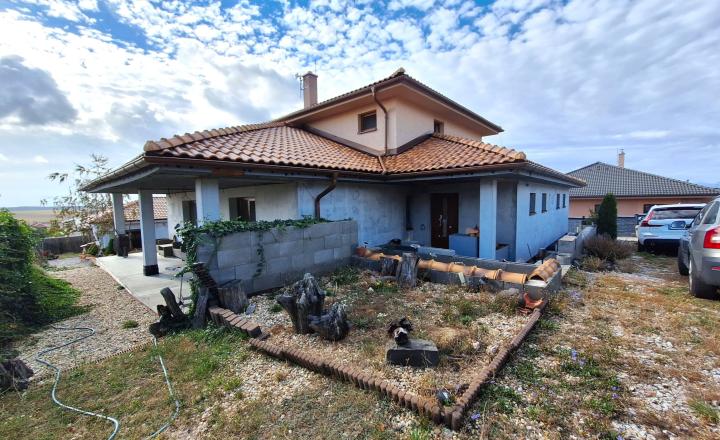Pripravujeme HODKOVCE - rodinný dom s garážou Tichá lokalita - fotografia 4
