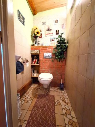 ul. KOMENSKÉHO - tehlový podkrovný byt 106 m²  v blízkosti Centa mesta - fotografia 16
