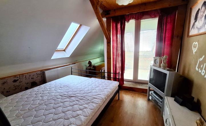 ul. KOMENSKÉHO - tehlový podkrovný byt 106 m²  v blízkosti Centa mesta - fotografia 12
