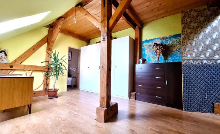 ul. KOMENSKÉHO - tehlový podkrovný byt 106 m²  v blízkosti Centa mesta - fotografia 10
