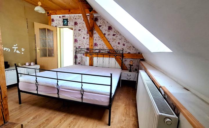 ul. KOMENSKÉHO - tehlový podkrovný byt 106 m²  v blízkosti Centa mesta - fotografia 13